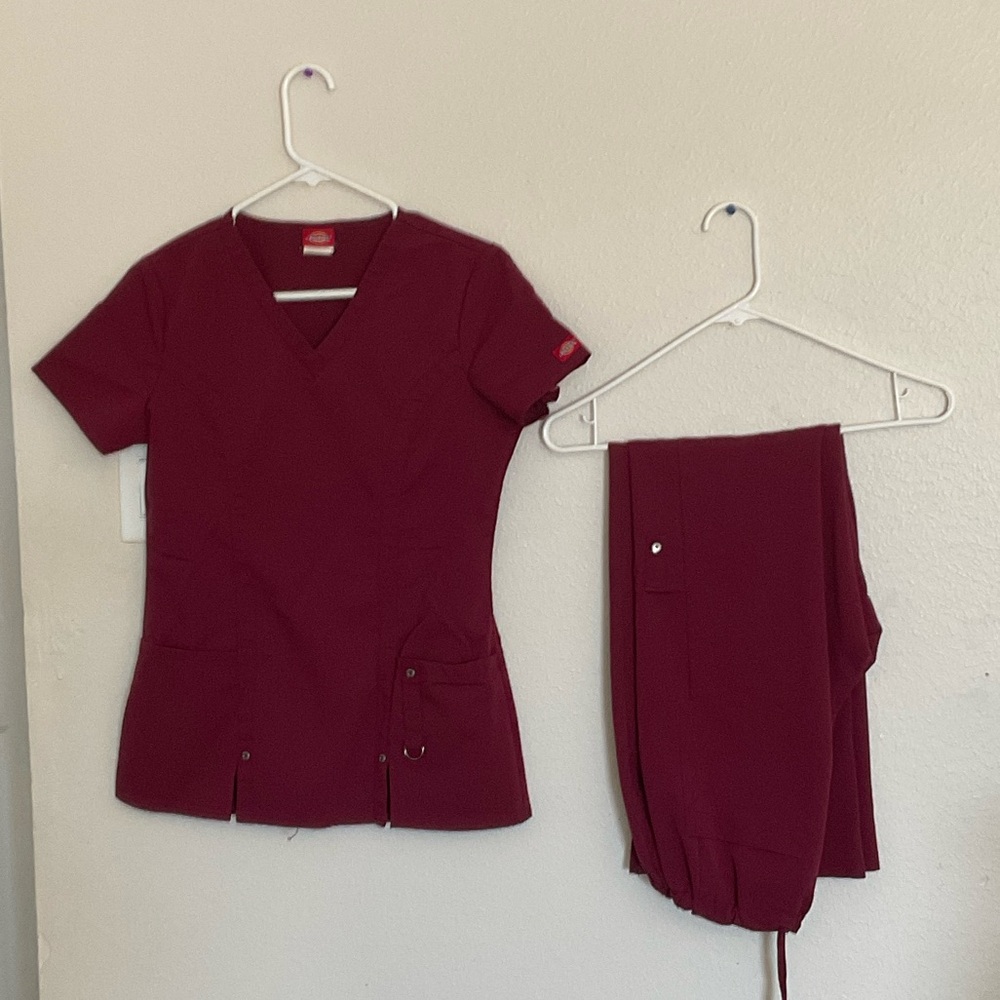 Dickies Women's Burgundy Scrub Set